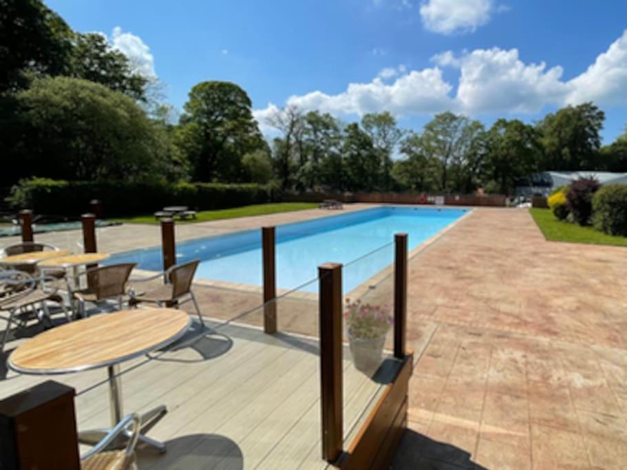Cosy Hideaway Lodge In Glan Gwna Caeathro Extérieur photo